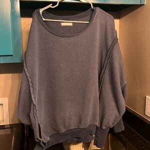 We The Free sweatshirt lg blue